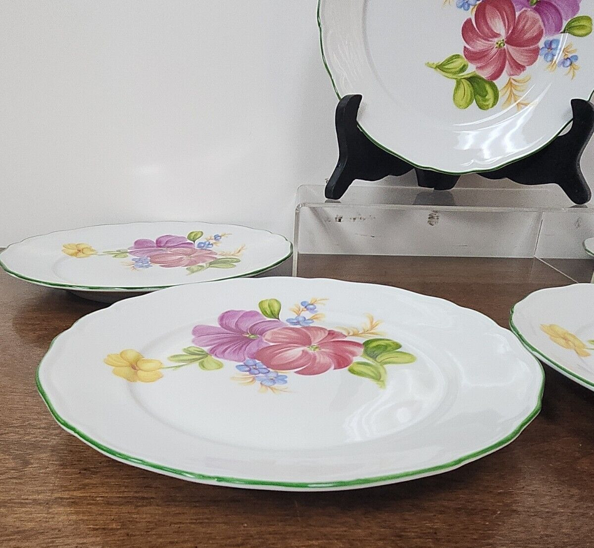 TIRSCHENREUTH BAVARIA FLORAL 7 5/8″ PLATE SET OF FIVE