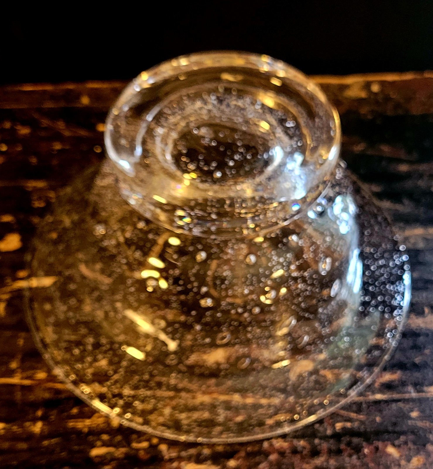 Clear Glass Pedestal Bowl With Controlled Bubble Pattern (Bullicante Pattern)