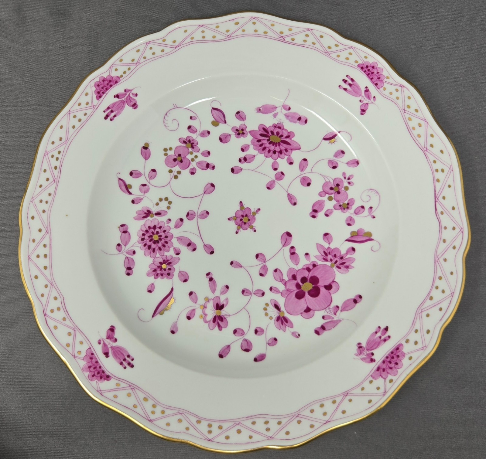 Set of 6 Meissen Hand Painted Pink Puce Indian & Gold 10 1/8 Inch Plates