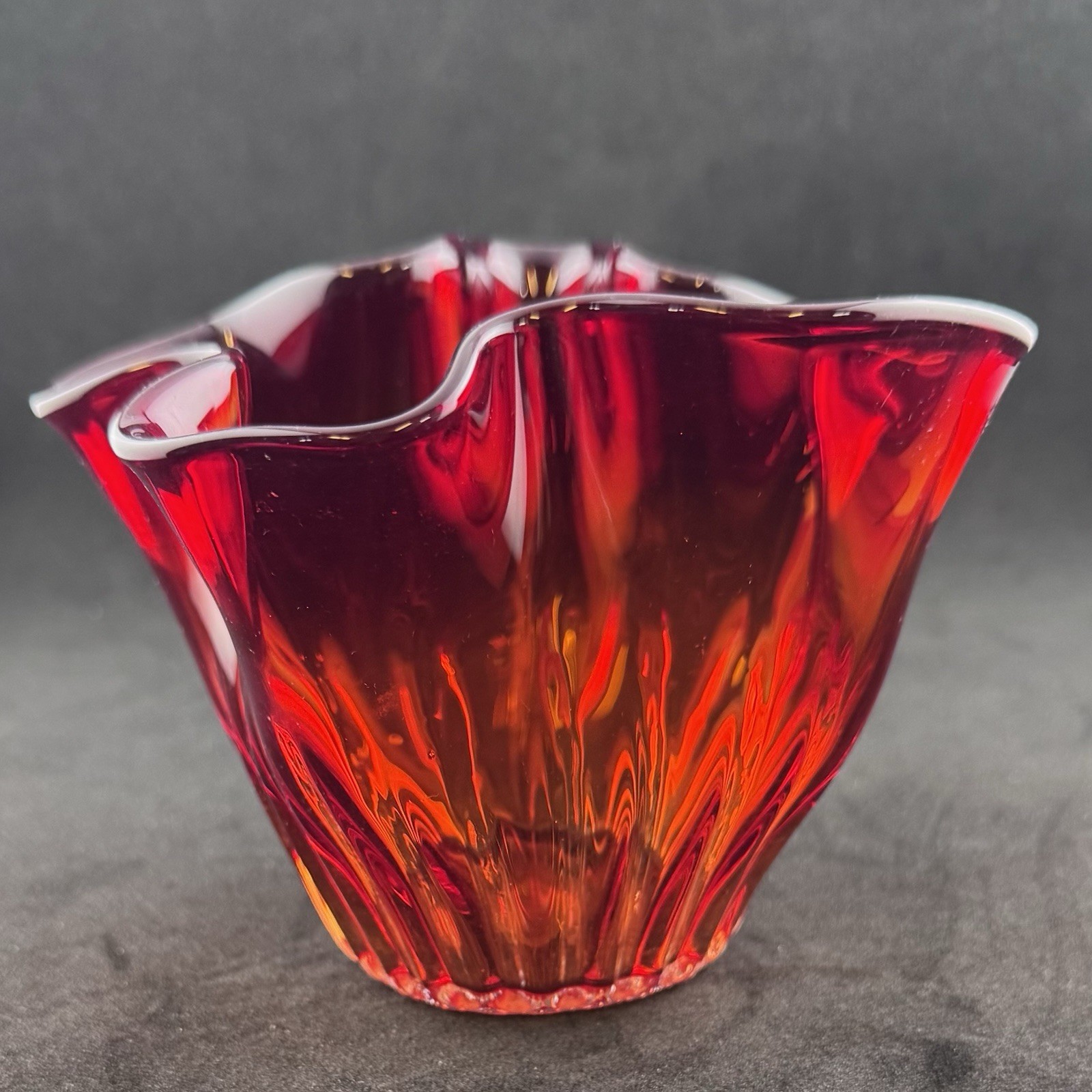 Small Red Candy Apple Pinched Side Centerpiece Bowl 4”X 5” Amberina Art Glass