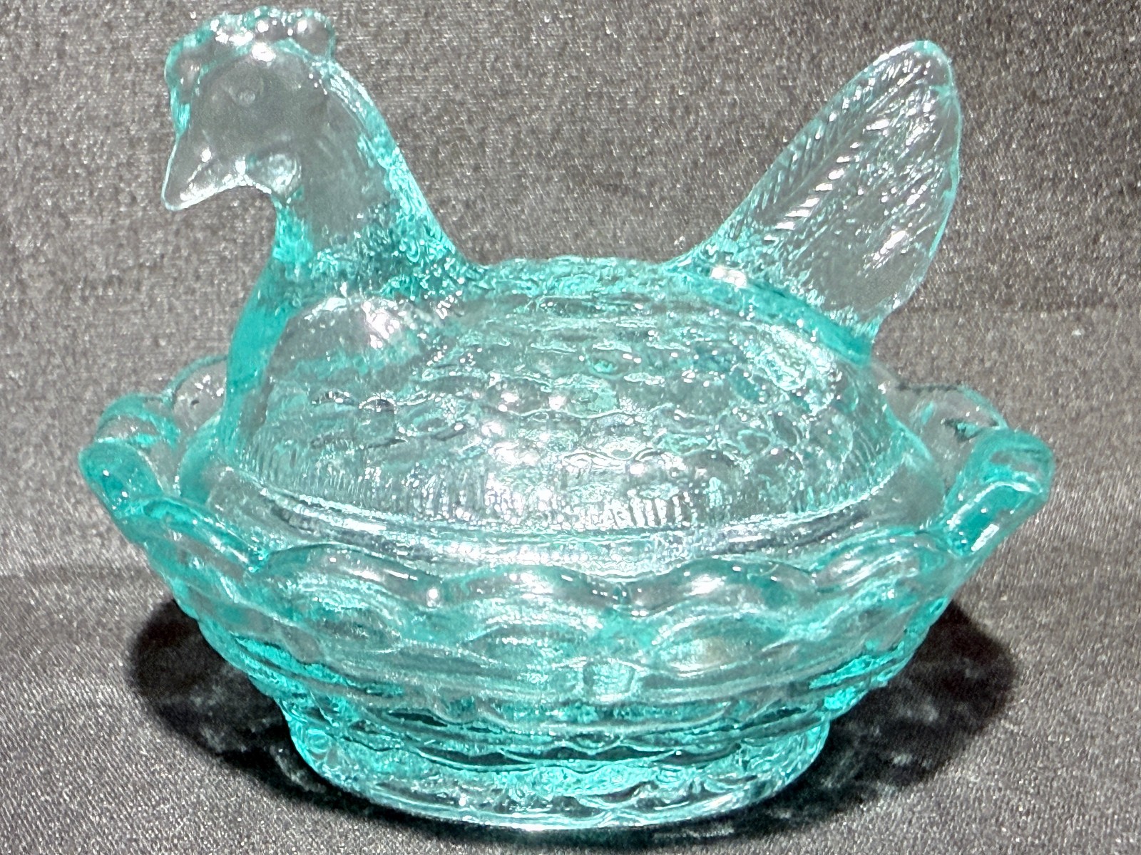 Green Vaseline Uranium glass mini Hen Chicken on nest basket egg chick salt glow