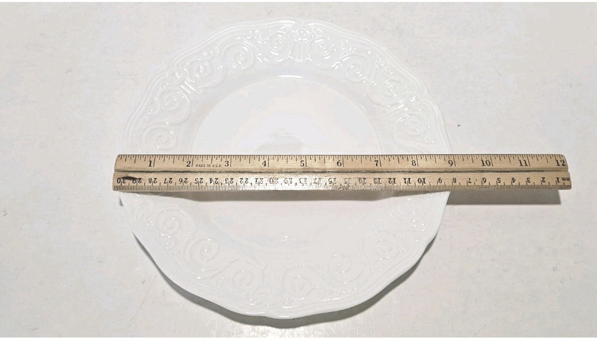 Wedgewood Traditions Heirloom Bone China Salad Plate 9″ White Scalloped