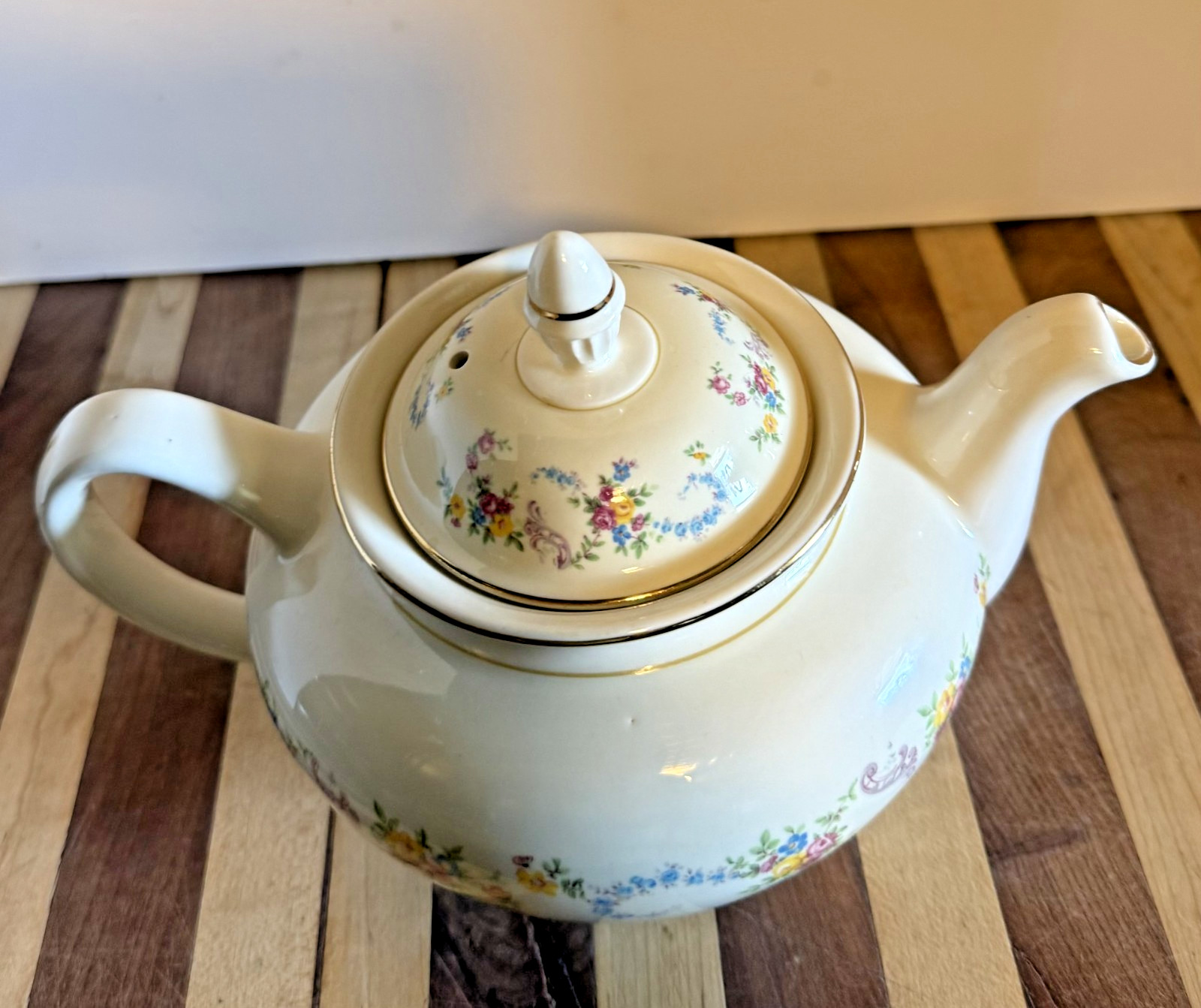 Vintage 1940 Porcelain Teapot “Ferndale” Design by Homer Laughlin Fine China