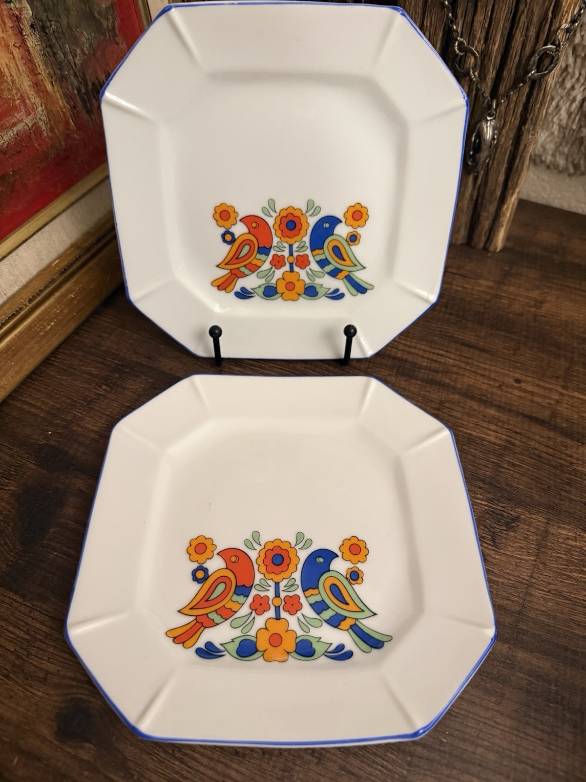 8pc VTG 70s Scandinavian Folk Art Style Bird Snackware Plates Mugs Groovy Happy