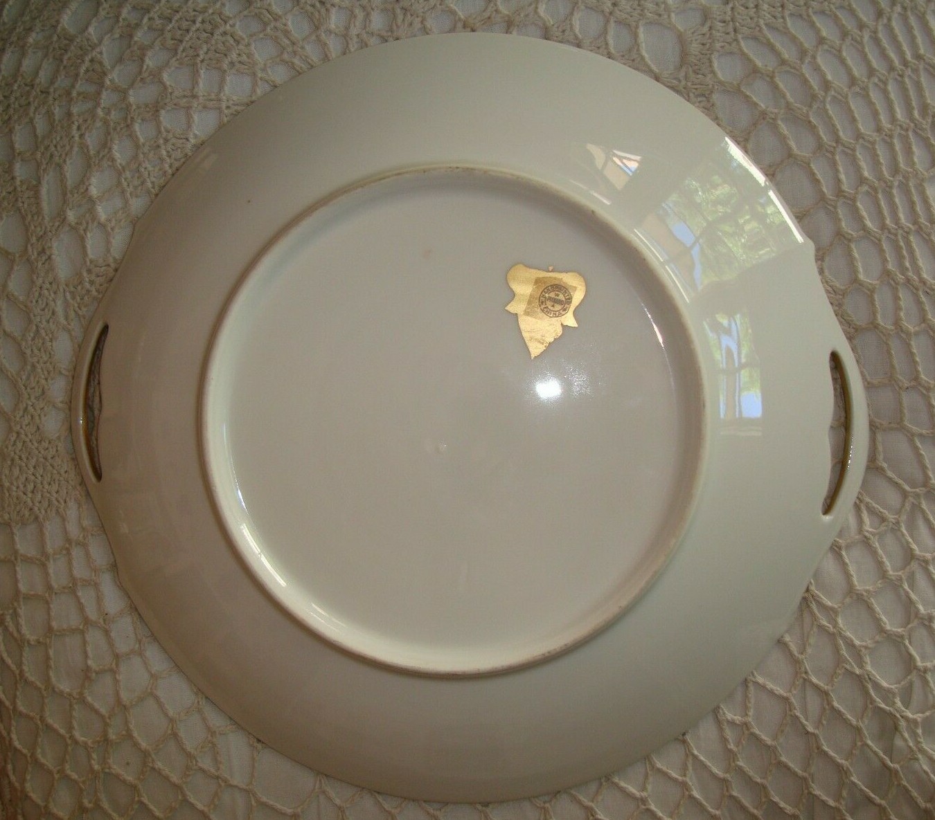 PICKARD HAND PAINTED VELLUM SIGNED “GASPER” CAKE PLATE, ITALIAN GARDEN, 10″