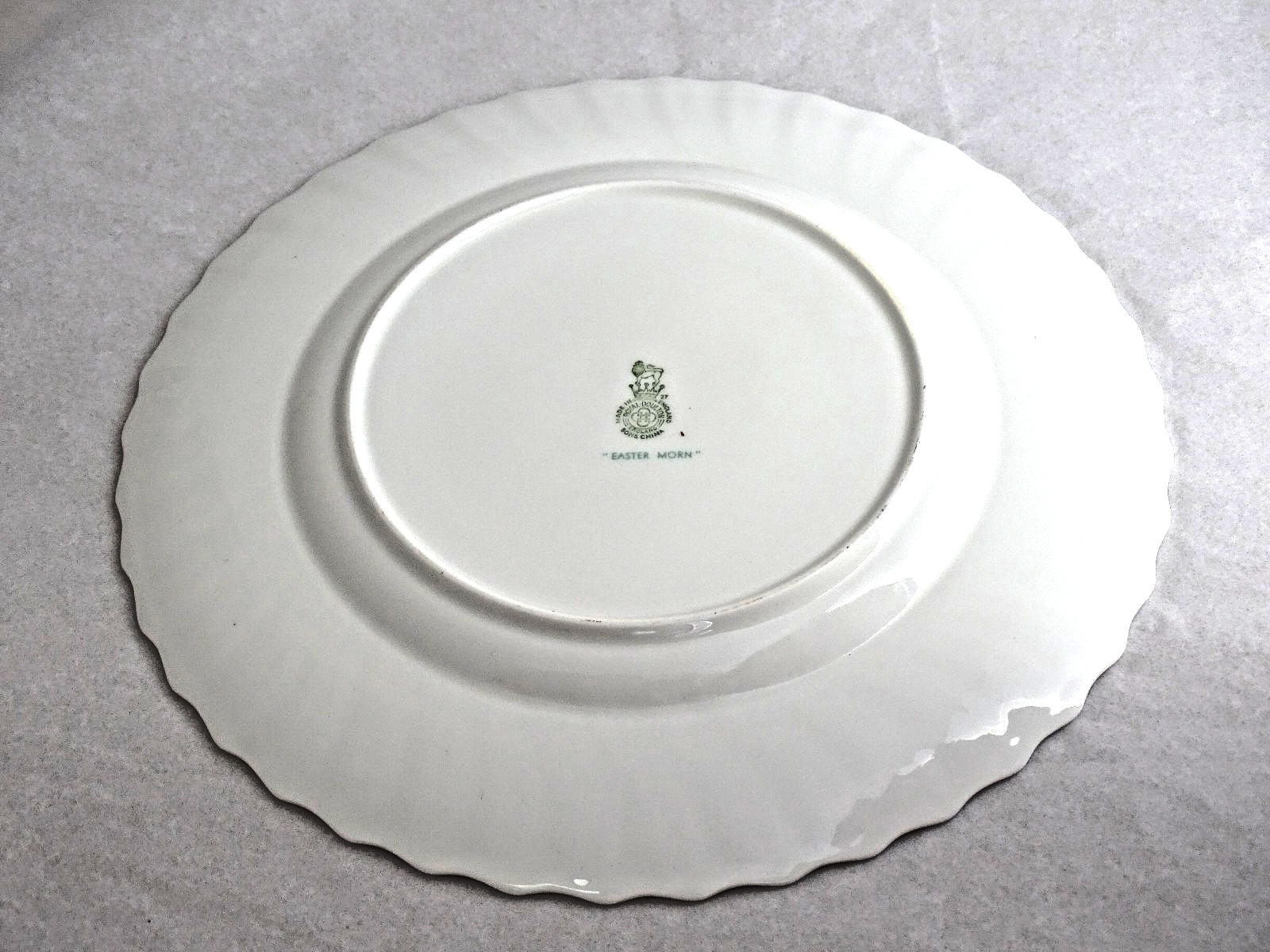 (2) Royal Doulton Easter Morn Bone China Decorative Plates Flower England