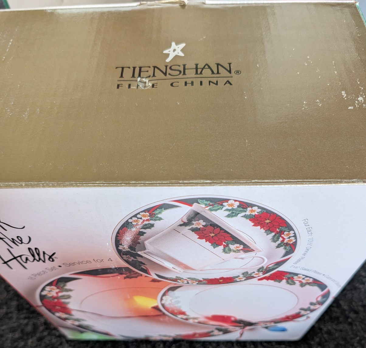 Tienshan DECK THE HALLS Dinnerware Service 4 Dinner Salad Cup Plate 16 Piece Set