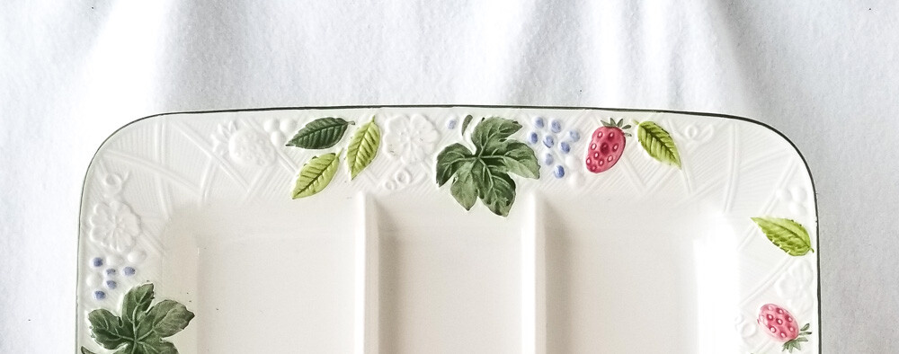 Mikasa “Country Berries 16″ X 11.5” Relish Dish Divided Ceramic Tray Platter