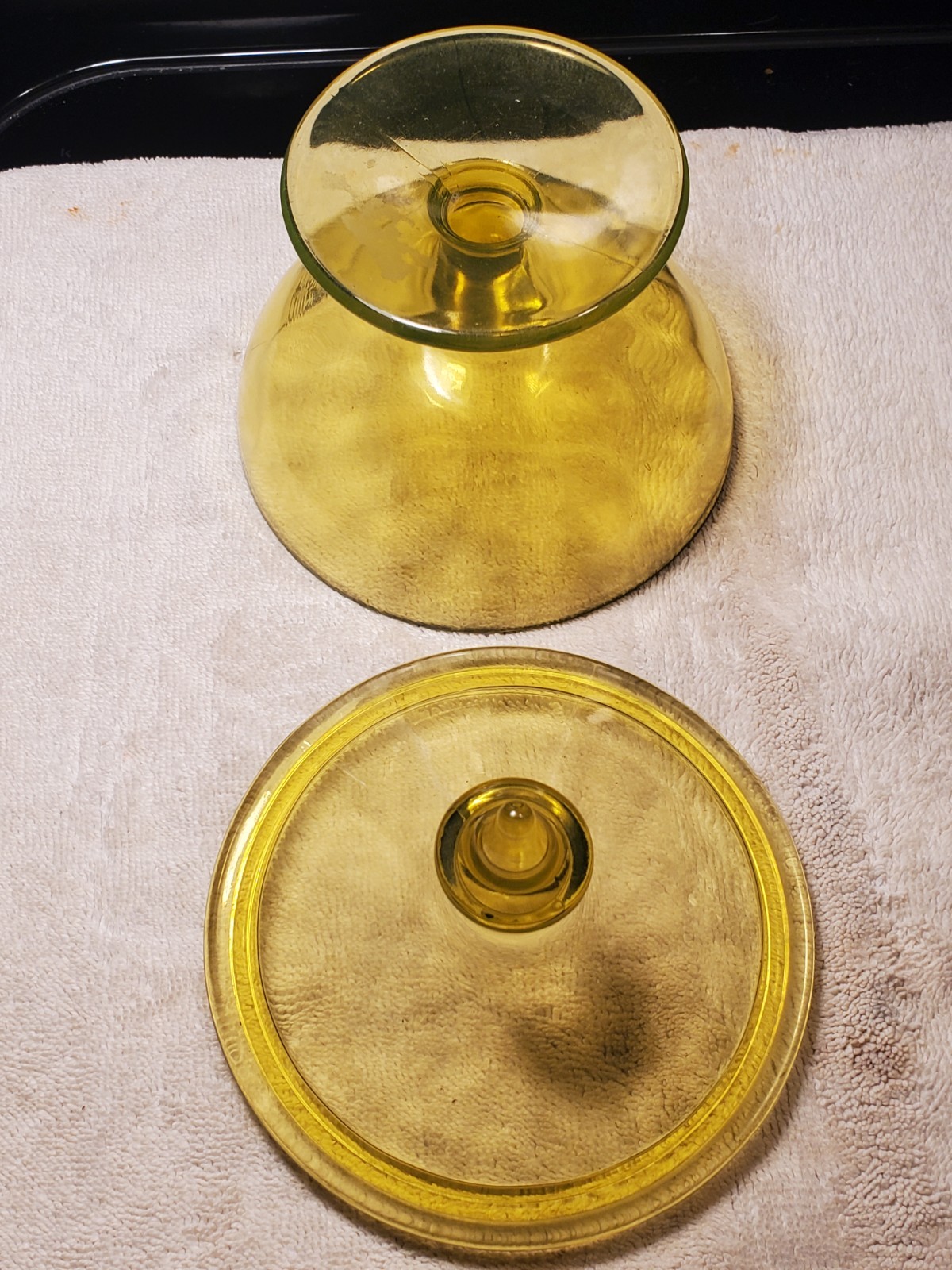 VINTAGE Fostoria Uranium glass candy dish with lid *small Crack