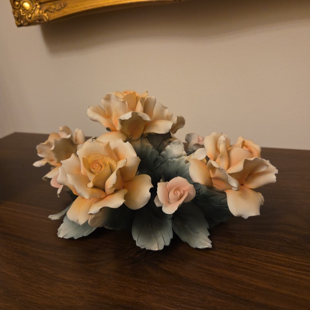 VINTAGE HAND PAINTED CAPODIMONTE ROSE FLORAL CENTERPIECE