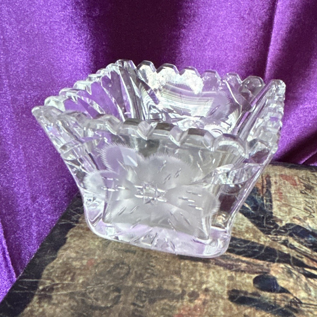 Clear Pressed Glass Starburst Pattern Square Bowl Decorative 3 in x 2 in H