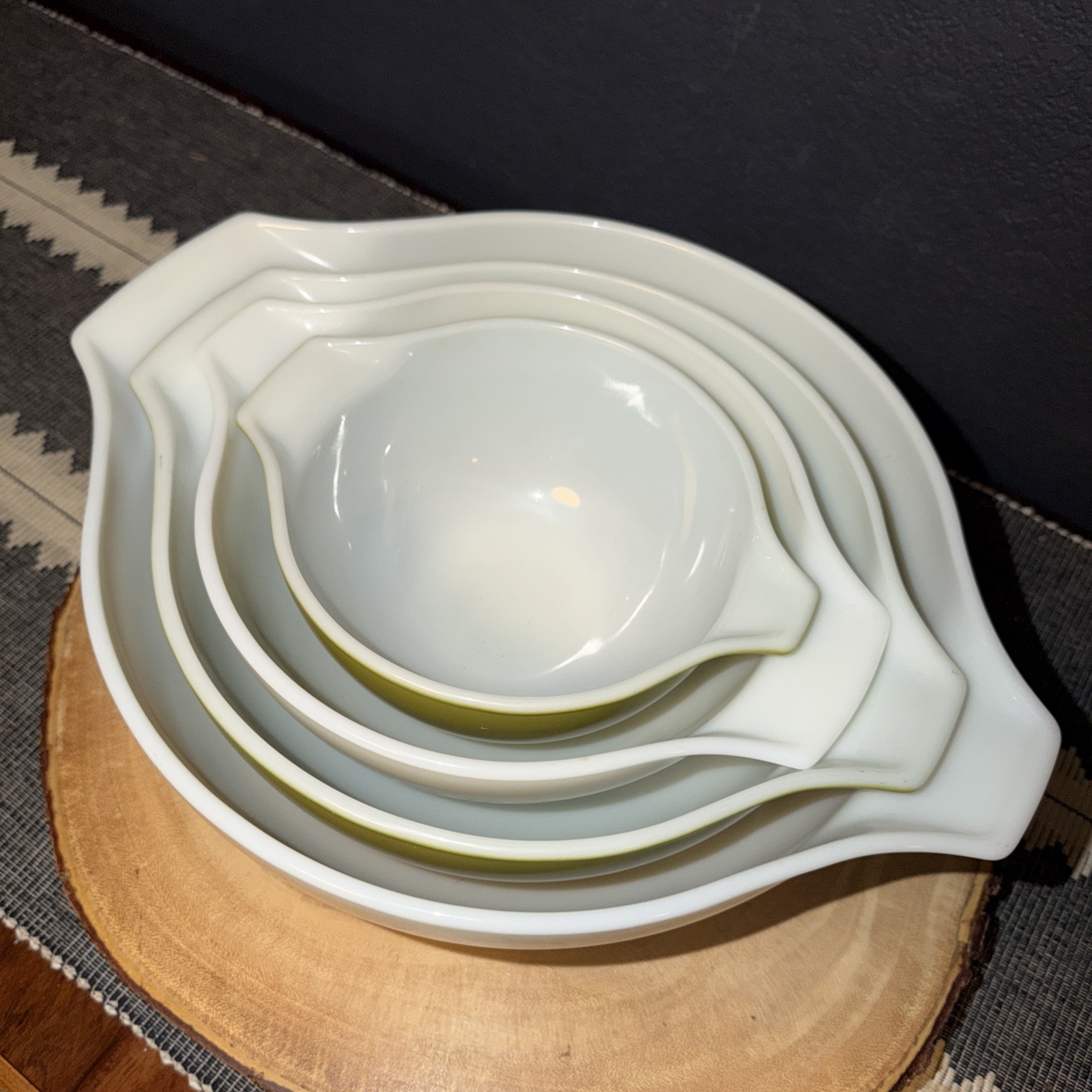 VTG Pyrex Green Square Flowers/Verde Cinderella Dbl Spout Nesting Bowls Set of 4