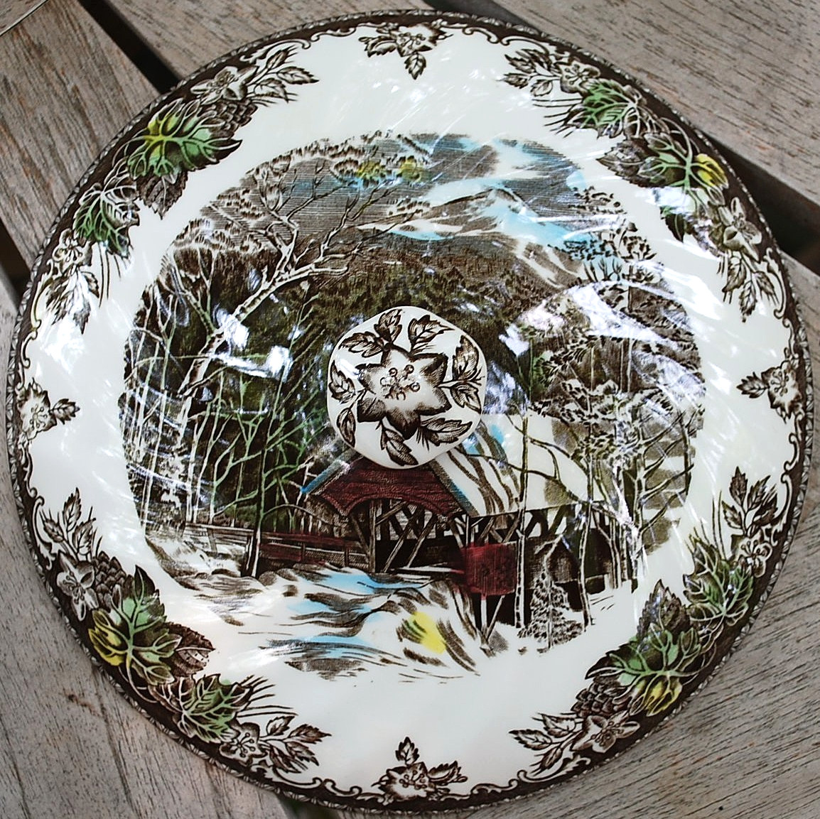 Vtg Johnson Bros COVERED BRIDGE FRIENDLY VILLAGE 10.25″ Covered Veg Dish ENGLAND