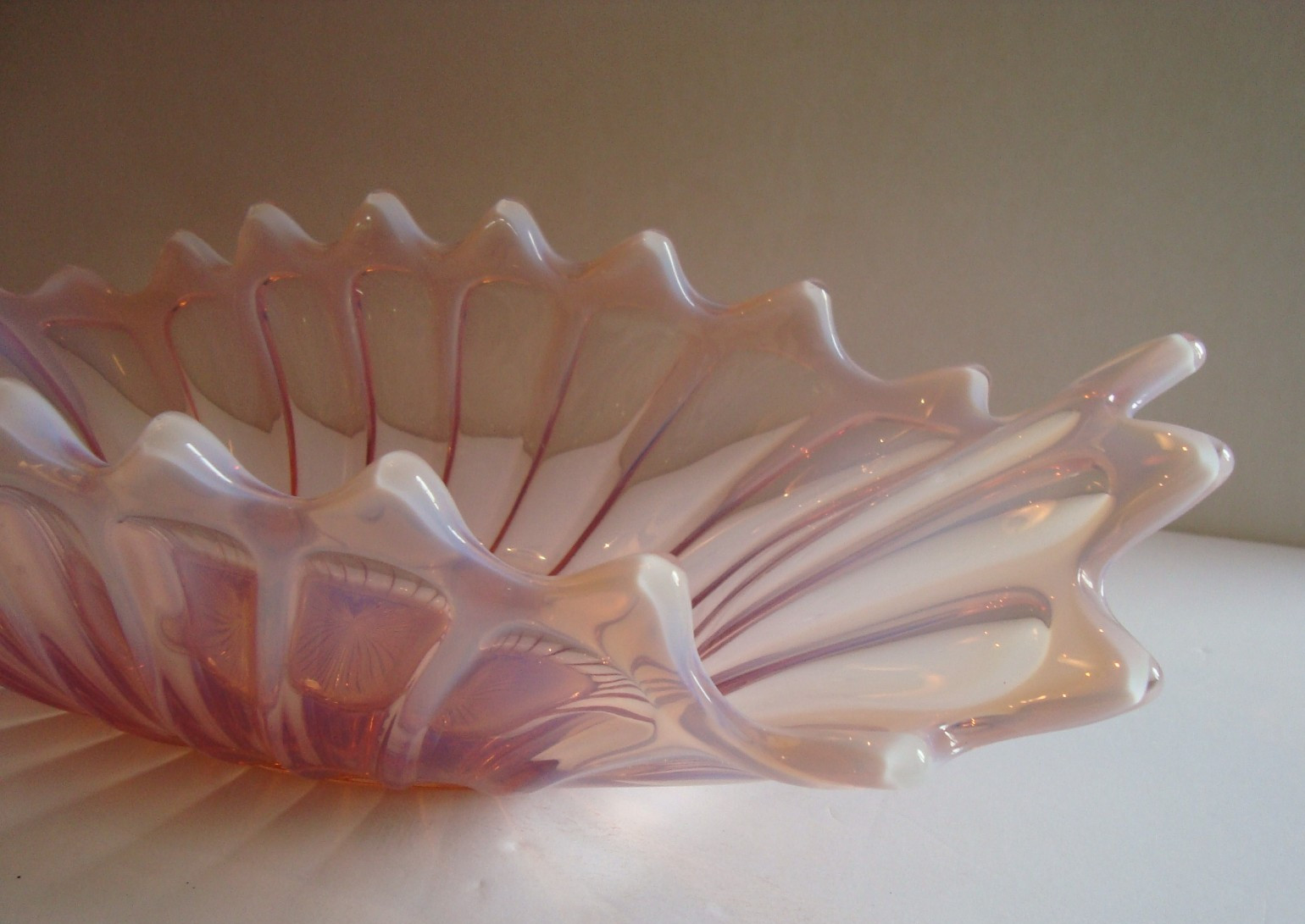 Vintage Fostoria Heirloom Pink Opalescent Crimped Stretched Console Bowl 12″