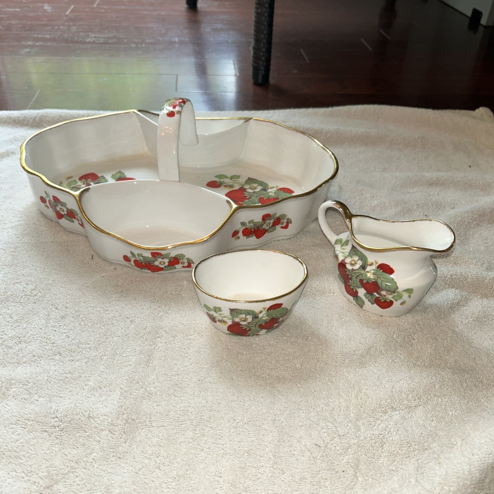 St. George Fine Bone China Strawberry Basket with creamer and sugar bowl slots