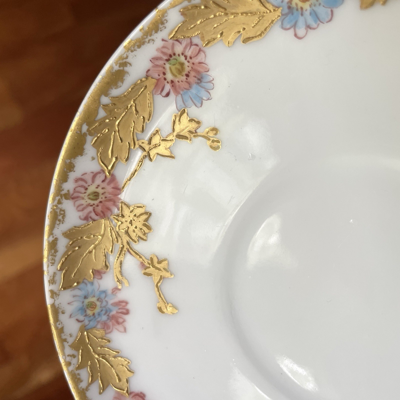 Vtg Collection of 5 Elegant Gold Floral Plates Wall Collage Decor Display Wreath