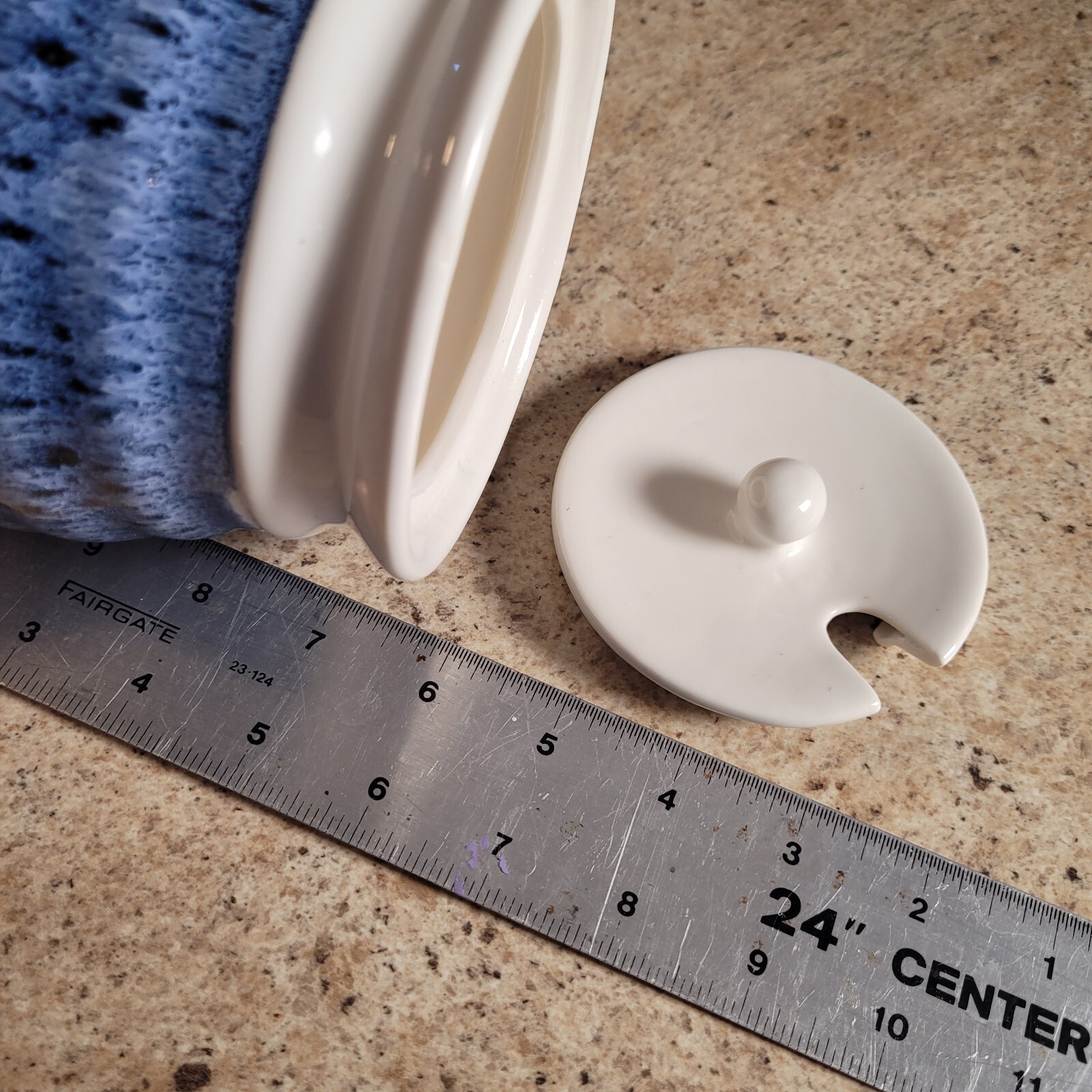 Pottery Vintage Crafted Pot Lidded w/ Ladle Opening Jar Blue and White 6″