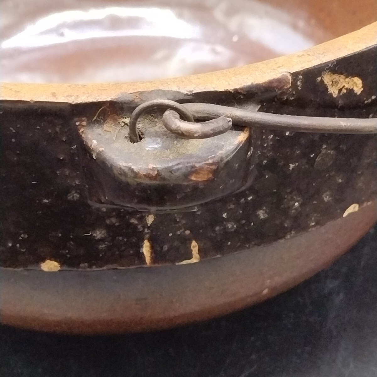 Antique Stoneware Salt Glaze8¾” Crock Mixing Bowl Wire Handle Metal Bottom Brown