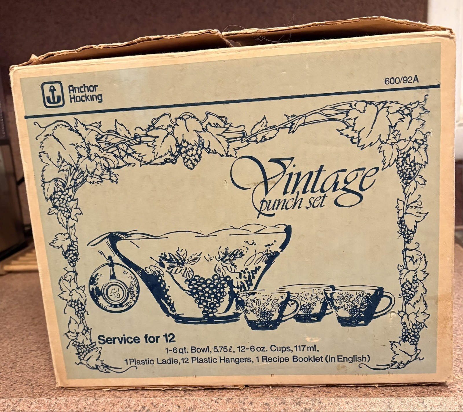 VINTAGE ANCHOR HOCKING PUNCH BOWL Set with Grape Vine Design