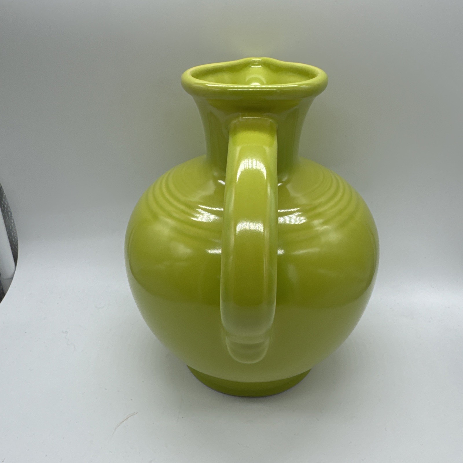 CARAFE lemongrass NEW HOMER LAUGHLIN FIESTA 60 OZ.