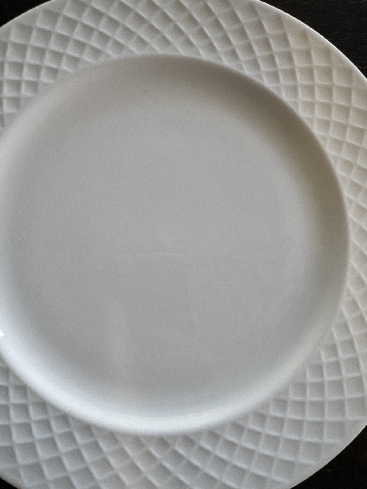 Mikasa TRELLIS White Lattice Pattern BONE CHINA Salad Plates 9”