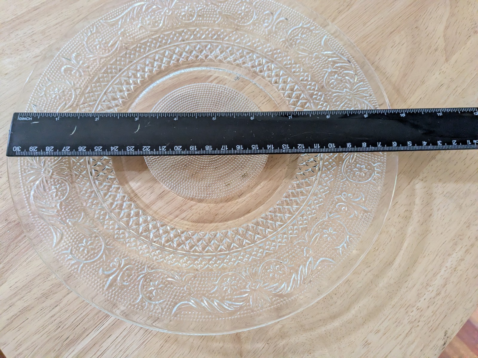 KIG Malaysia Vintage Fleur de Lis Pressed Glass 10 Inch Dinner Plate
