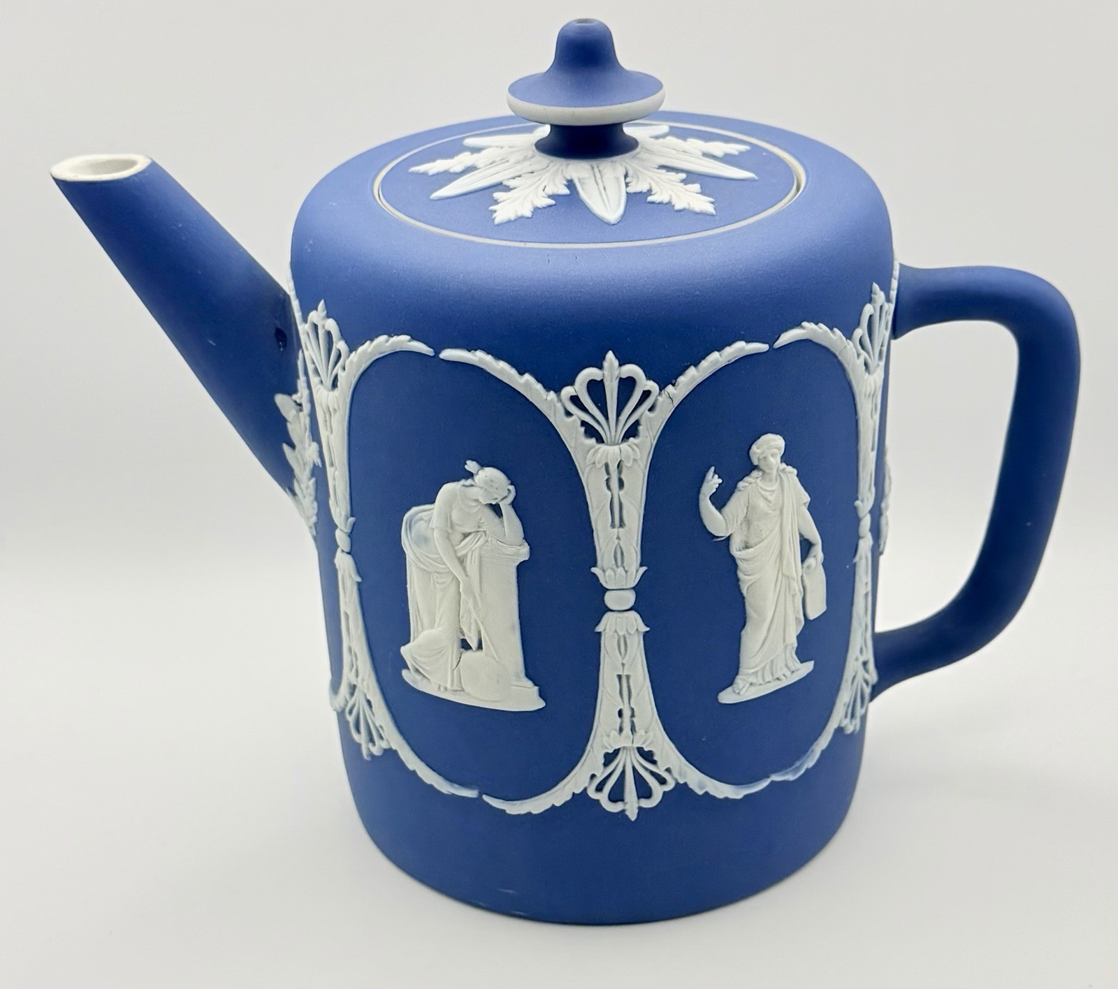 ANTIQUE WEDGWOOD STYLE COBALT BLUE JASPERWARE TEAPOT NEOCLASSICAL UNMARKED? FLAW