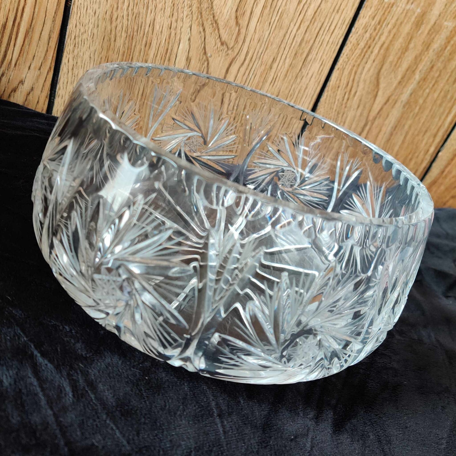 Large HEAVY Cut Crystal Pinwheel Sunburst Salad Fruit Bowl – 8in w – GREAT COND