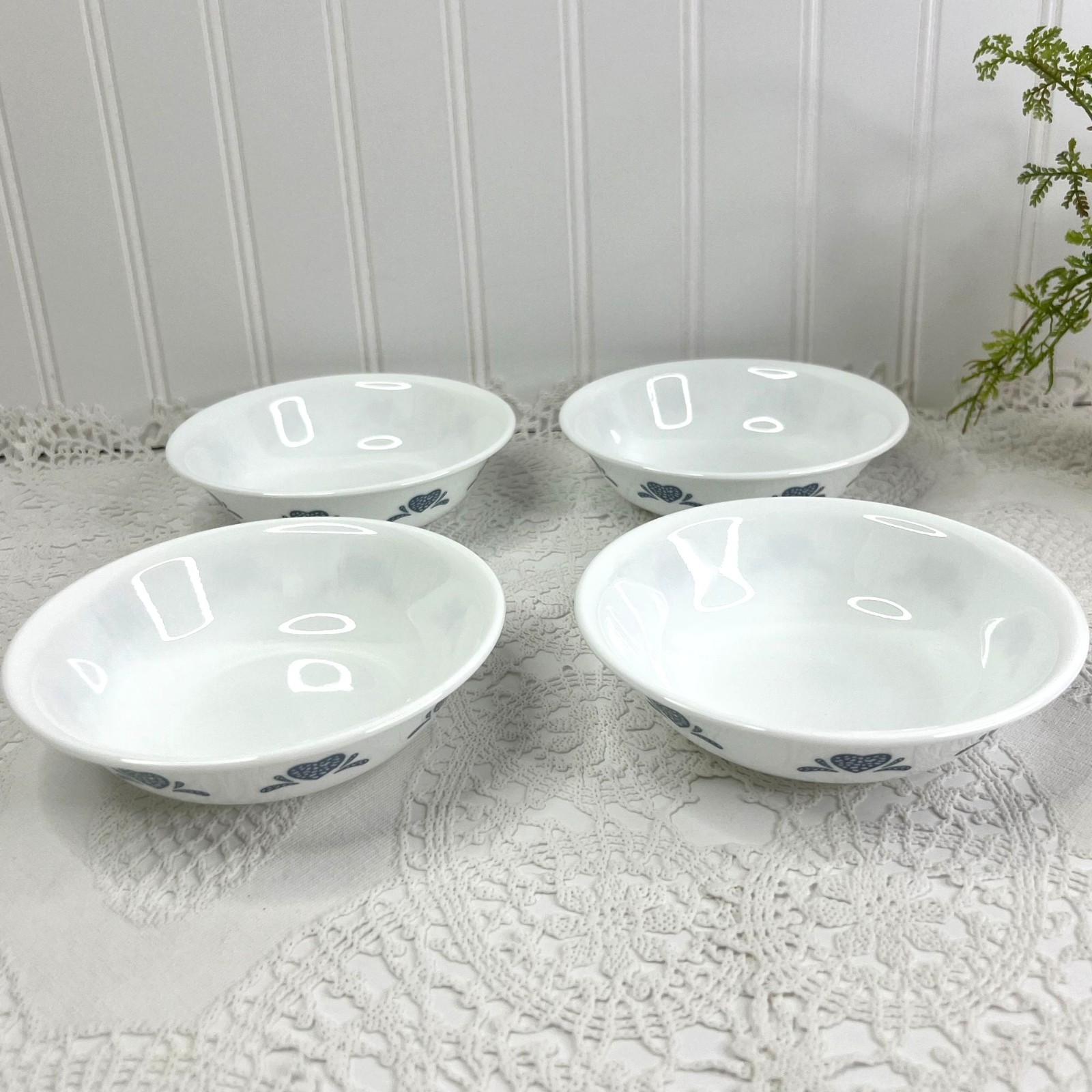 Corelle By Corning Set of 4 Berry Fruit Dessert Sauce Bowls Blue Hearts