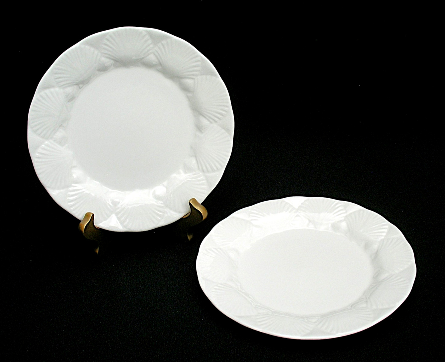 (2) WEDGWOOD OCEANSIDE 8 1/8″ SALAD PLATES – BONE CHINA – MADE IN ENGLAND