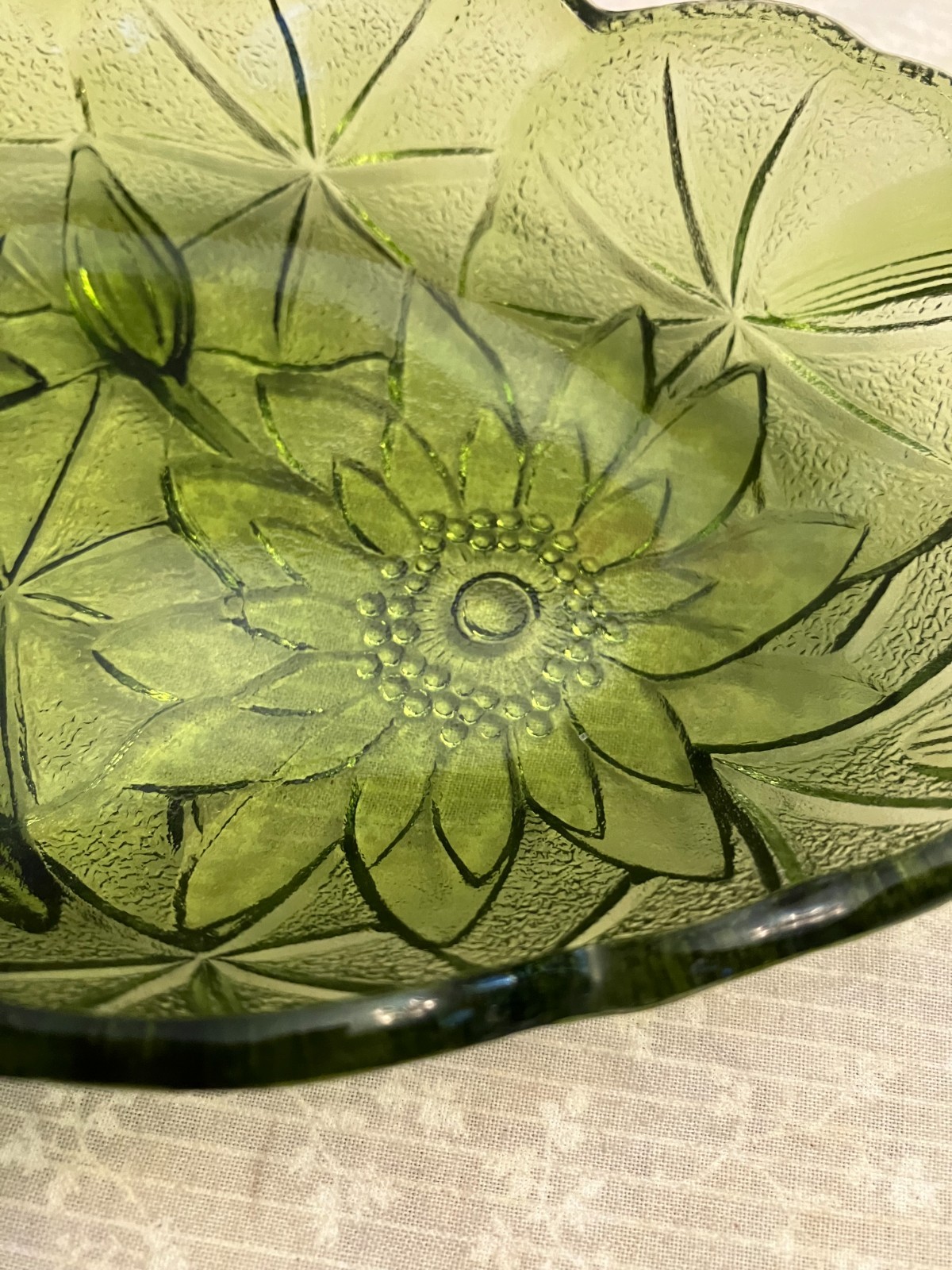avocado green relish tray. Indiana glass PONS water lily pattern. Handles. No ch