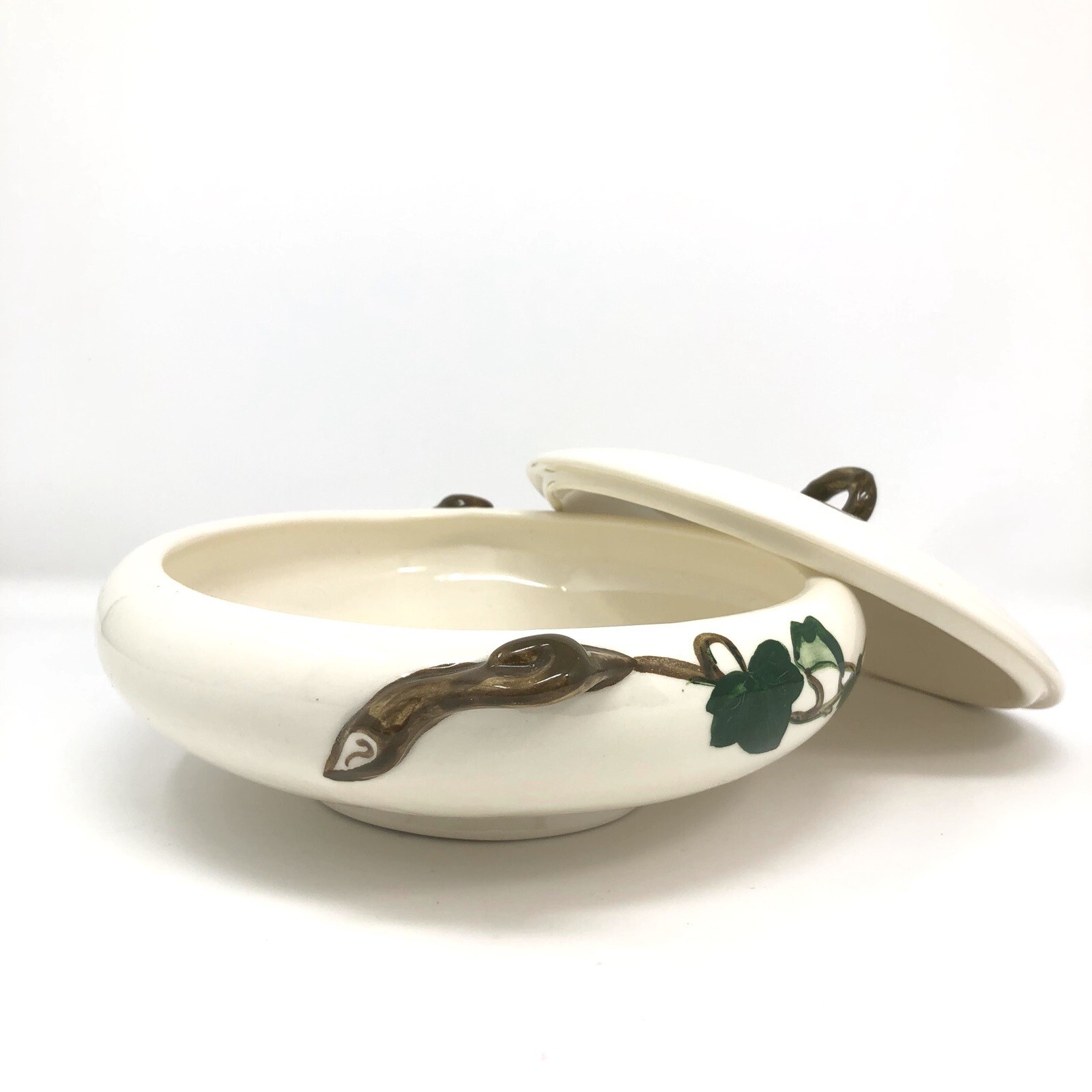Vintage METLOX POPPYTRAIL CALIFORNIA IVY 11” Round Covered Casserole Dish LEAF