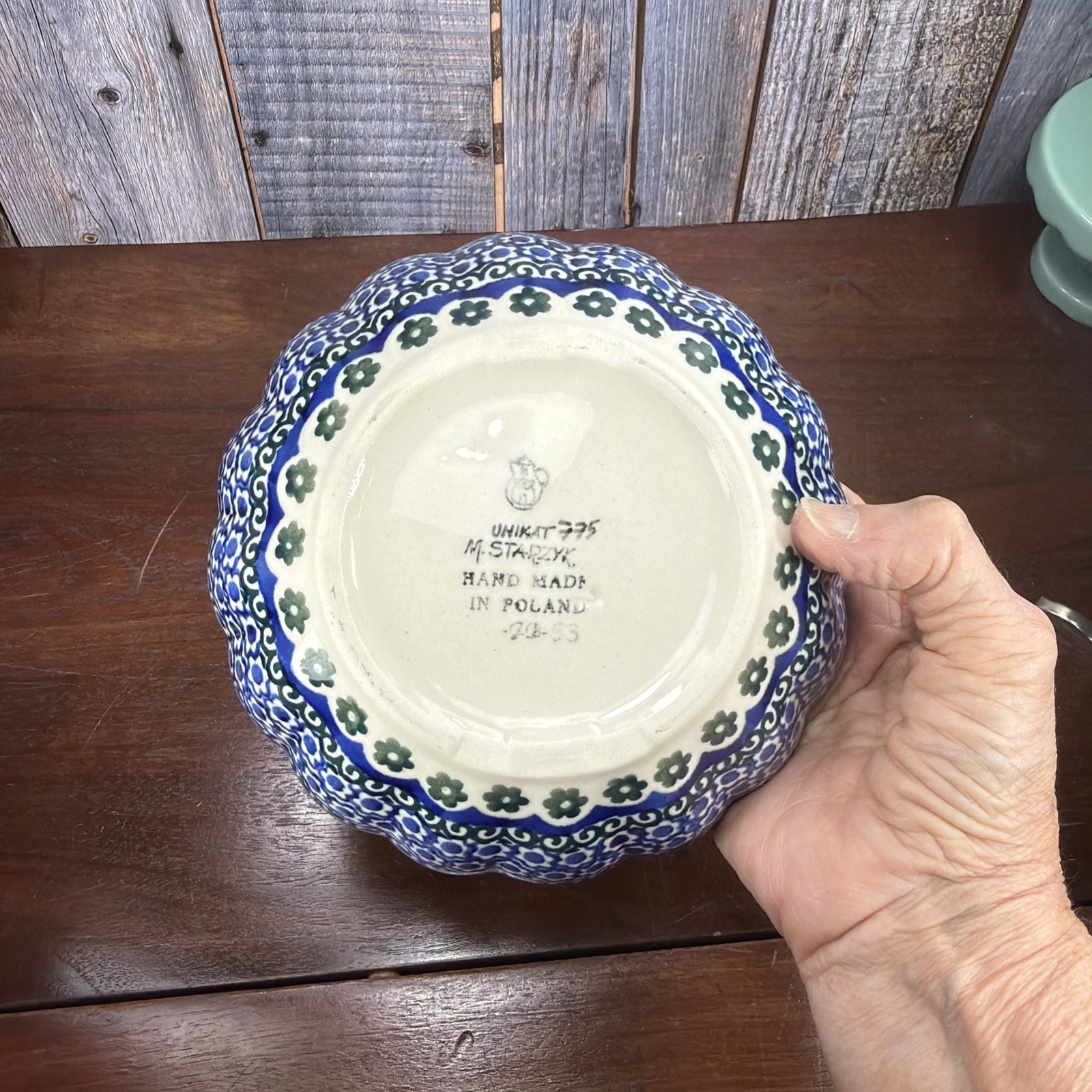 Polish Pottery Boleslawiec Unikat 775 Bowl M. Starzyk 6 1/4″ Blue Green Flowers