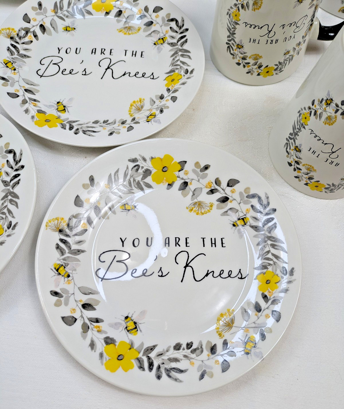 24 ROYAL NORFOLK BUMBLEBEE & FLOWERS Service for 6, Dinner Salad Plate Bowl Mugs