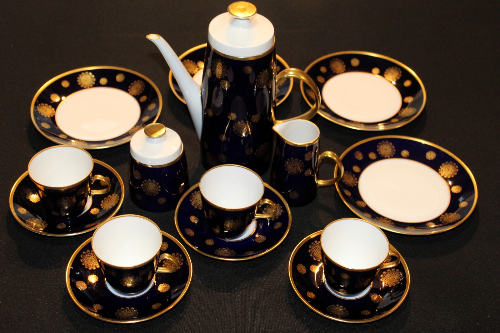 Lichte Echt Kobalt GDR Seventeen Piece Coffee Set