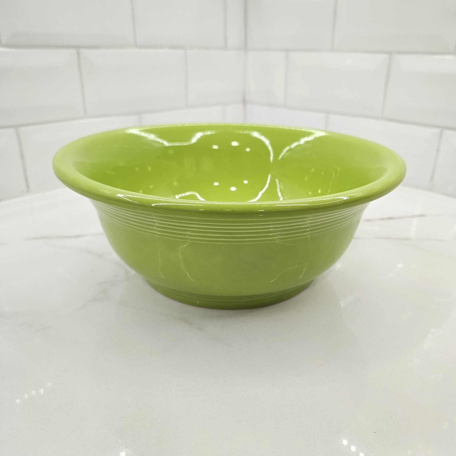 VTG Fiesta Chartreuse Green Round Covered Casserole Dish 2 Qt 9″ w/Lid HL 1997