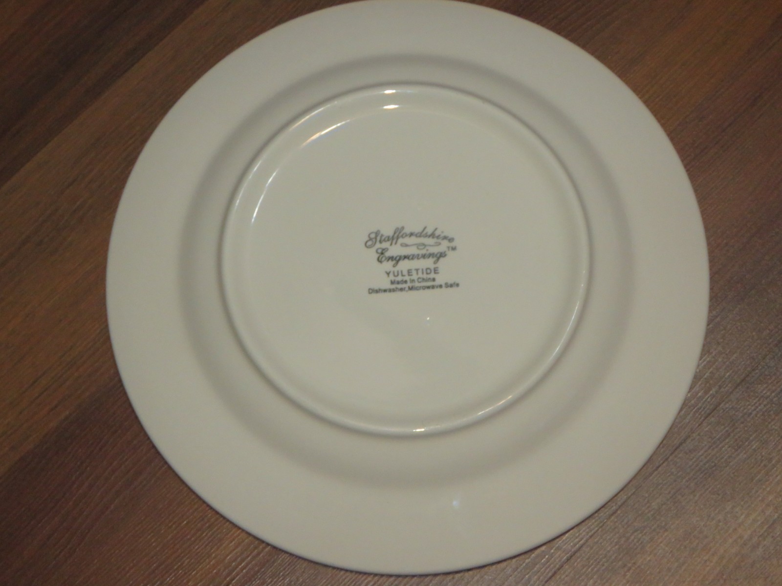 Set of 6 Staffordshire Engravings Red “Yuletide” Dinner Plates