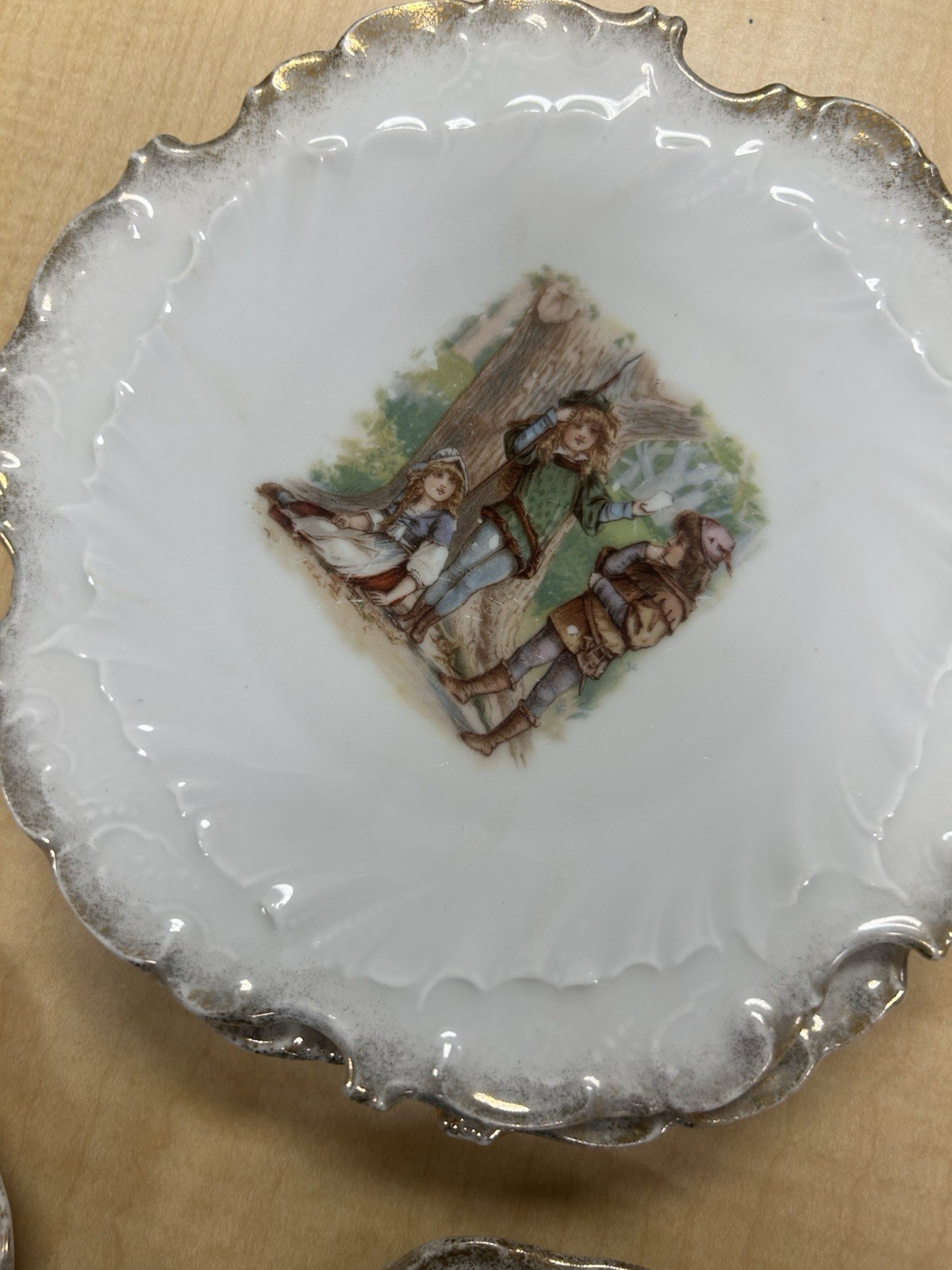 Victorian Themed Plates Set Of 6 With Guilded Scalloped Edges