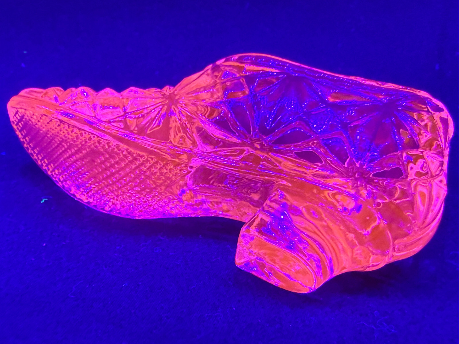 Green Vaseline glass floral shoe slipper boot uranium daisy & button pattern art