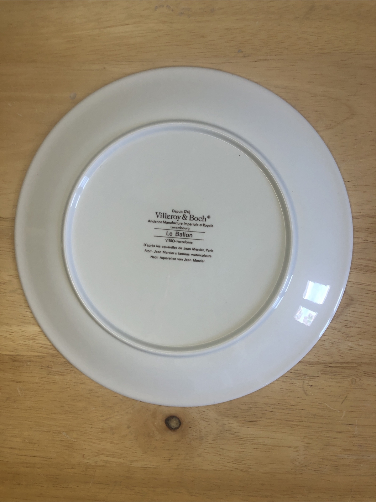 Villeroy & Boch LE BALLON Pattern Salad Plate PORCELAIN flying over Luxembourg
