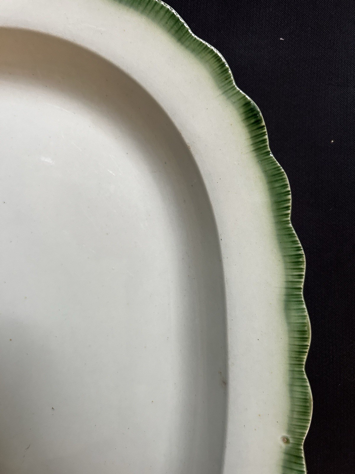Early 19th Century Large Leeds Green Feather Edge Ironstone Platter