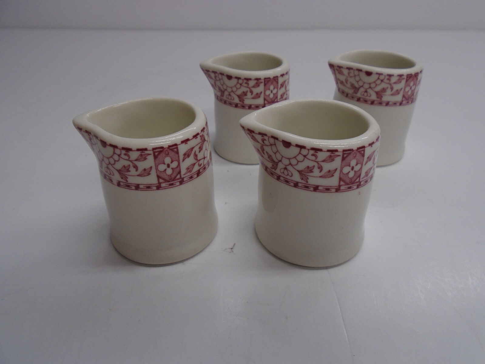 Vintage RARE 1948 “WARWICK” 2″ RESTAURANT CREAMERS – Matched set of (4) – NOS