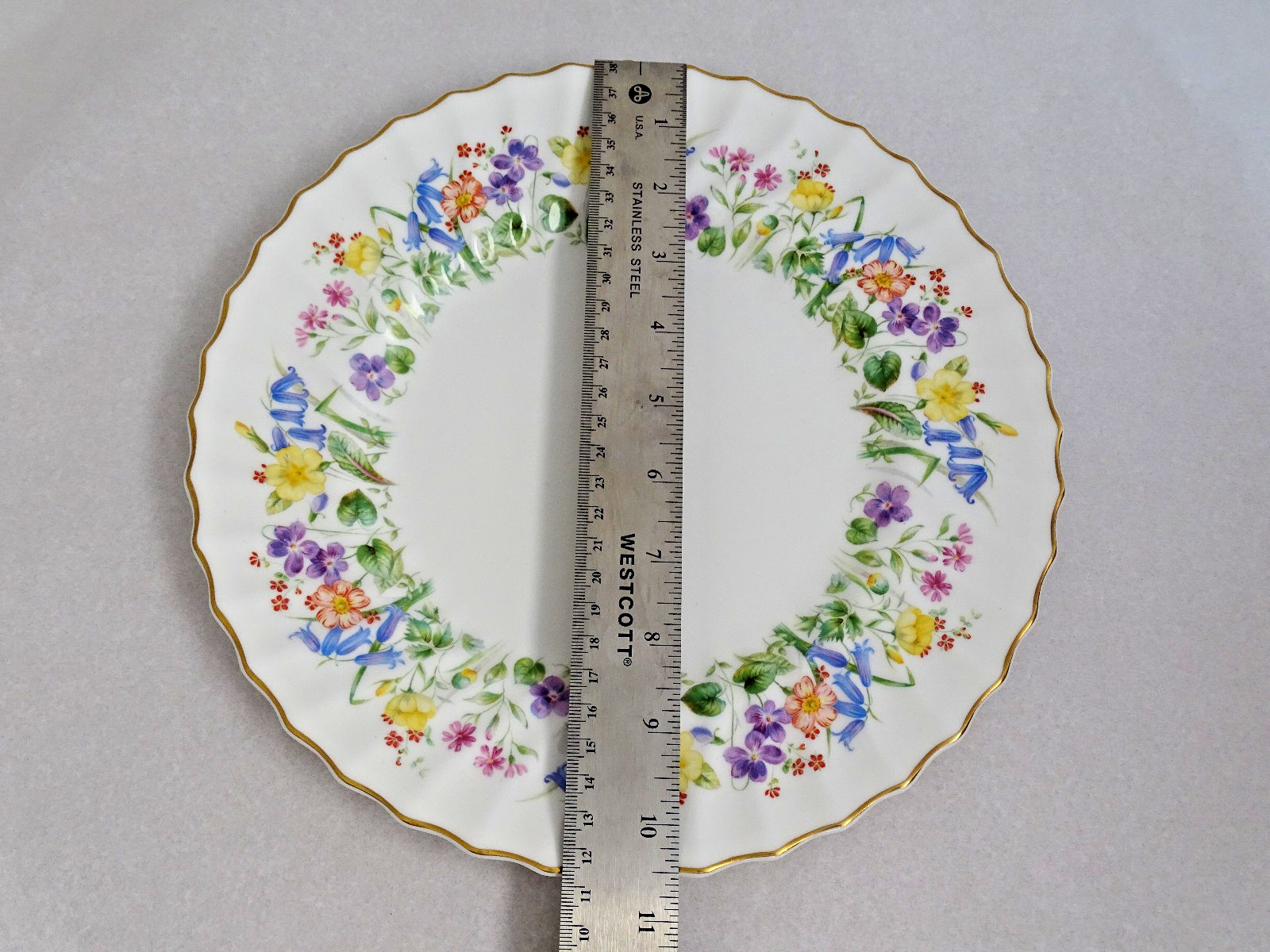 (2) Royal Doulton Easter Morn Bone China Decorative Plates Flower England
