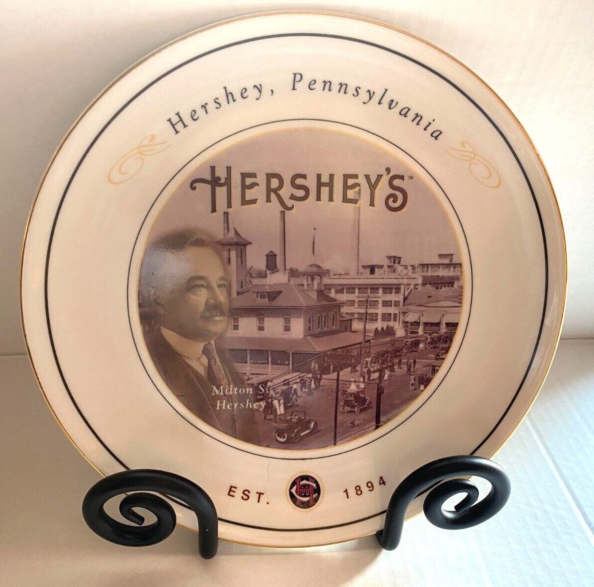 HERSHEY’S Milton S. Hershey COLLECTOR PLATE Est 1894 JAXXI 2004 9″ ~ FREE SHIP!