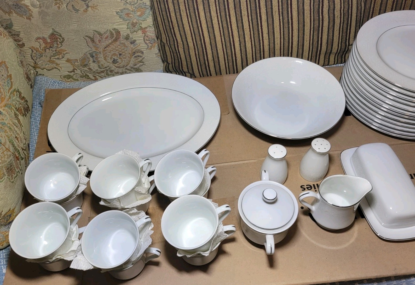 Elegant Lace Pattern, 79pc Dining Set By Fine China Of Japan, Antique, Serves 12
