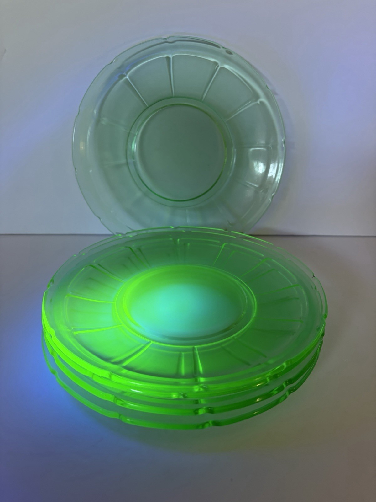 Set of 5 Vintage Diamond Glass Co. Victory Green Uranium Salad Plates 7 5/8”