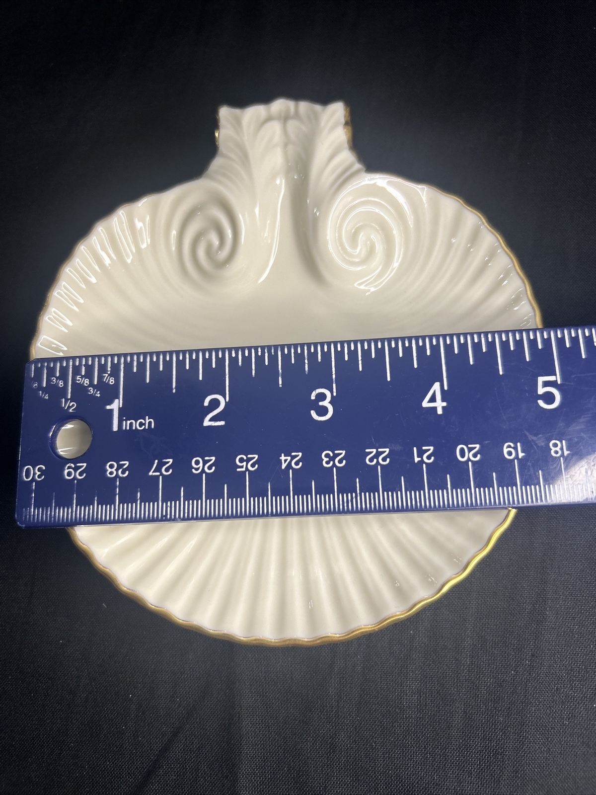 Lenox- Gold Trim AEGEAN Collection Medium Shell Dish 5 1/2 inches
