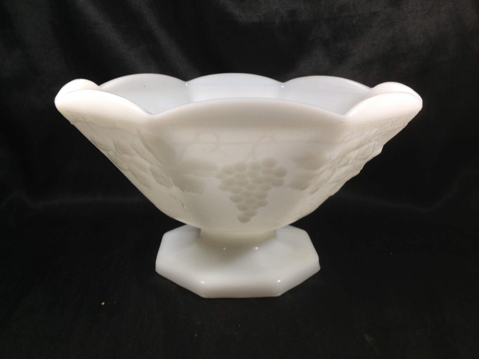 Vintage Anchor Hocking Milk Glass Pedestal Grapes Harvest Centerpiece Bowl