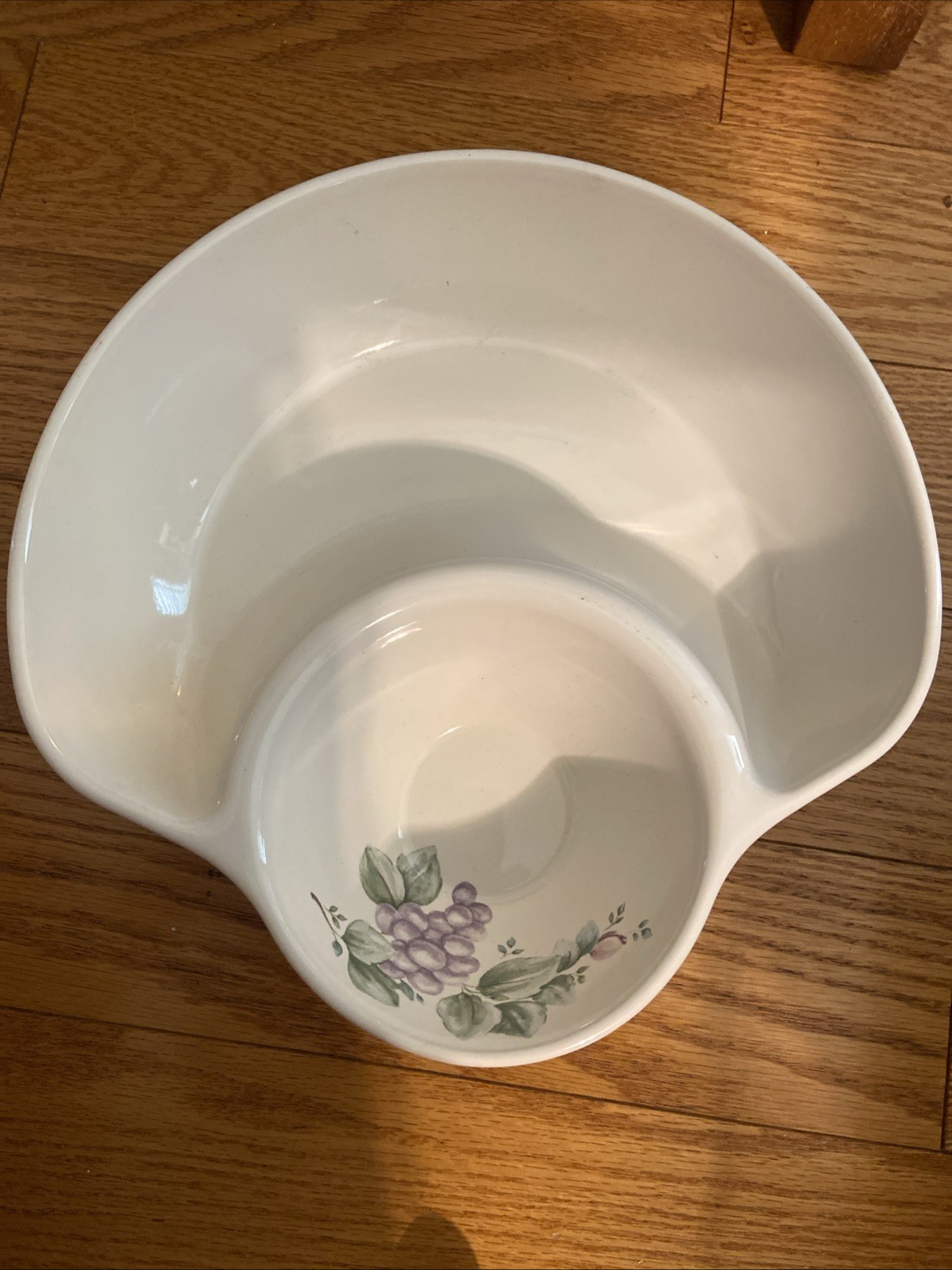 Pfaltzgraff “Grapevine” One Piece Chip and Dip Bowl ~ Excellent Condition