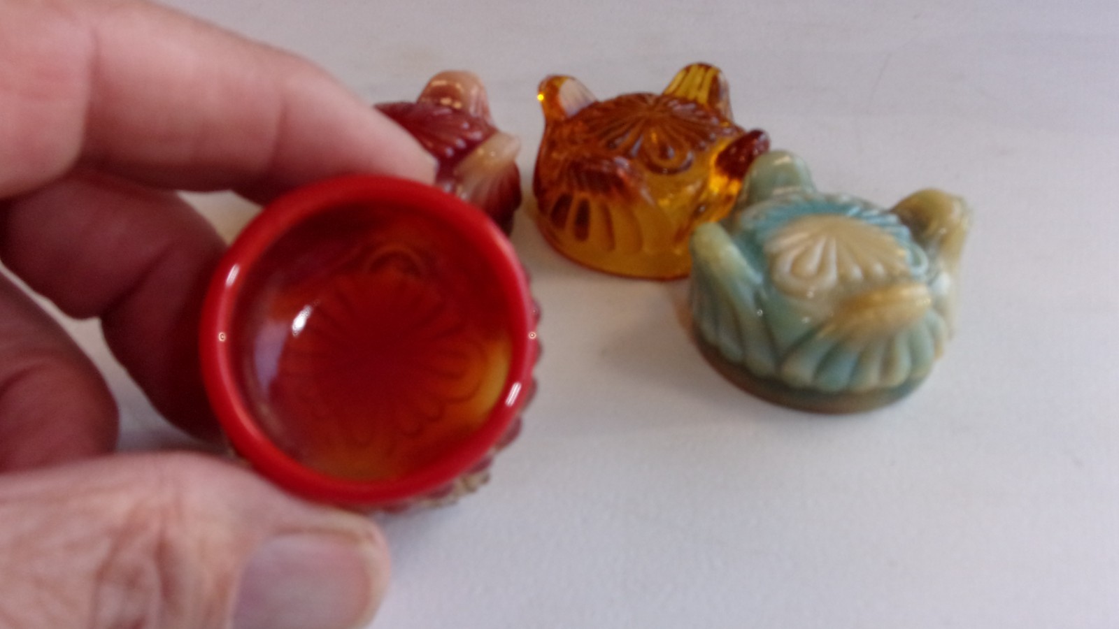 Set 4 Caprice Open Shell Round Ftd. Open Salt Dip Cellars Different Colors